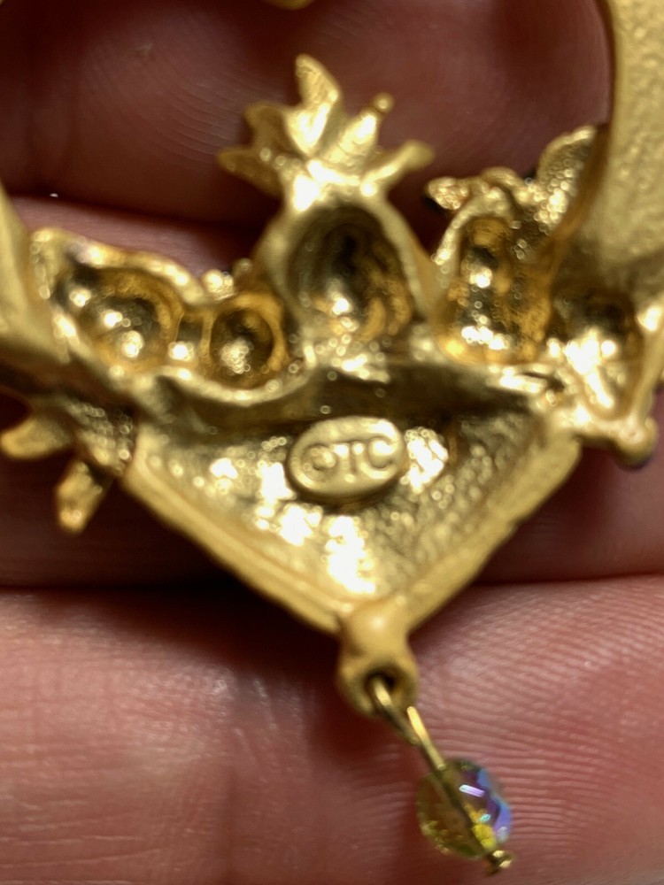 TC Pin Thankful Heart