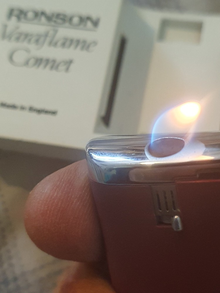 Ronson Varaflame Comet Cigarette Lighter Burgundy Pls Read