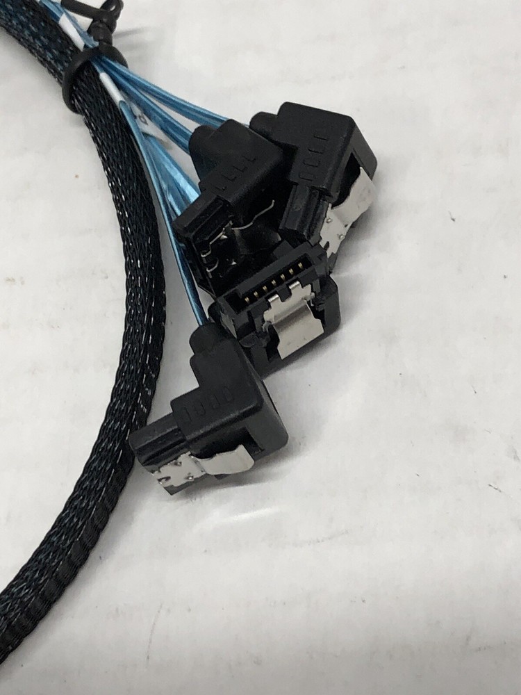 Internal HD mini SAS Brand New CS0057
