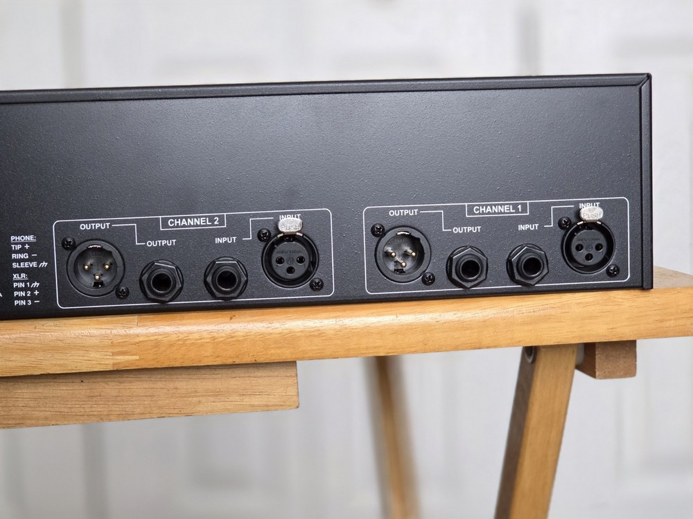 dbx Dual 31-Band Graphic Equalizer Model 231s EQ - Open-box