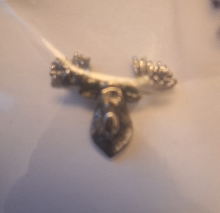 Deer pinback   e9838sxx1