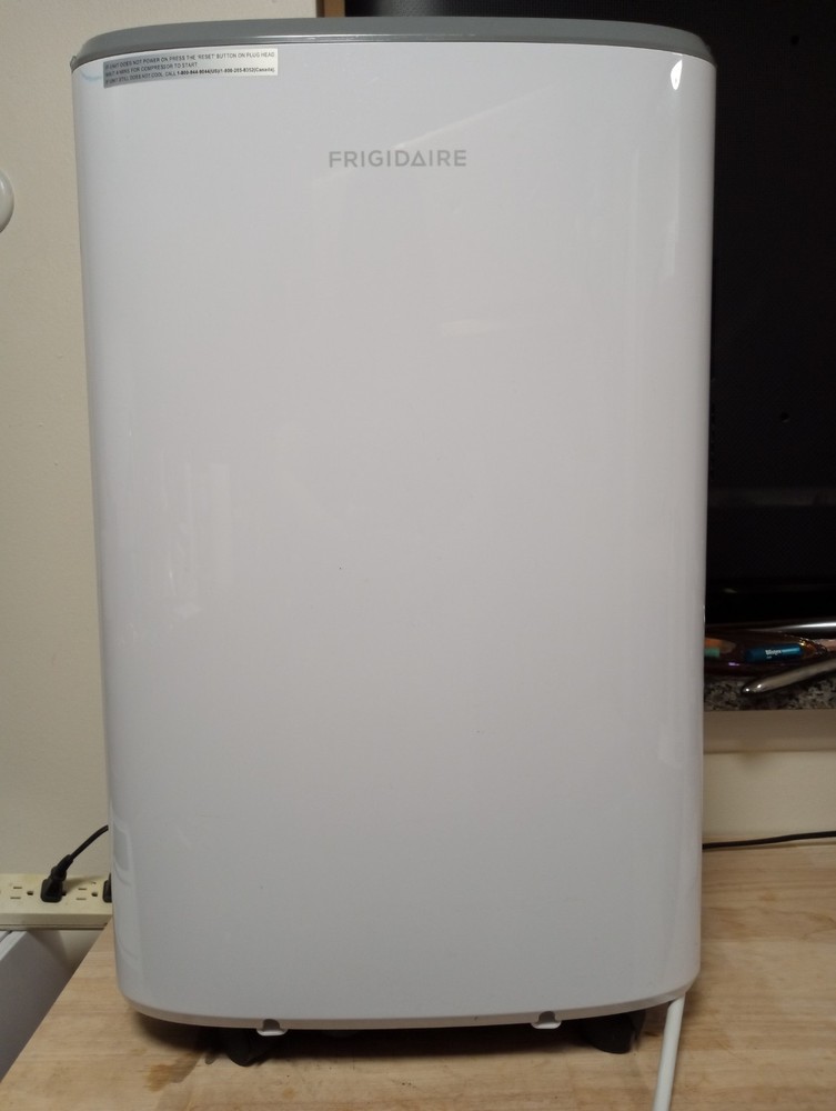 Frigidaire 10,000 BTU Portable Air Conditioner 3-in-1 dehumidifier FHPC102AC1
