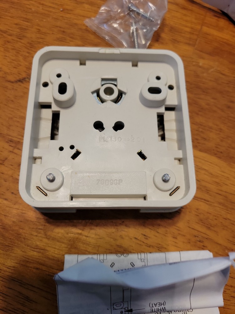 (5D1) RK134EAA Low Volt Wall Thermostat