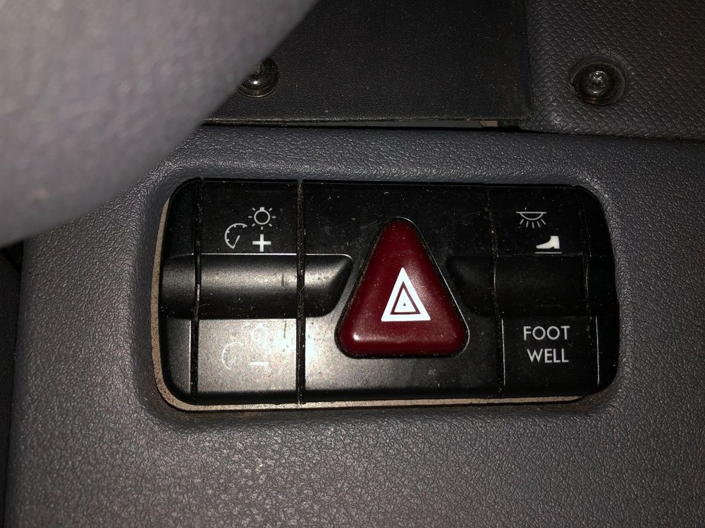 2008-2021 Freightliner CASCADIA SWITCH Dash Panel - Used