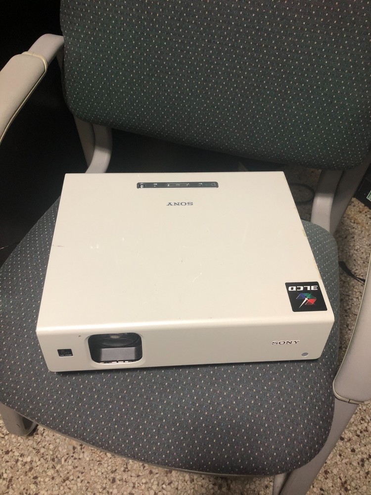Sony VPL-CX80 LCD Projector