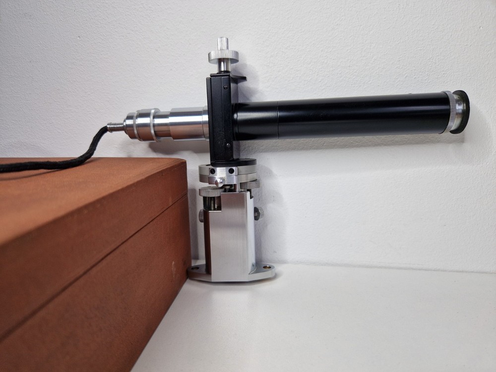 Leitz Wetzlar calibration setting device for dillatometer.