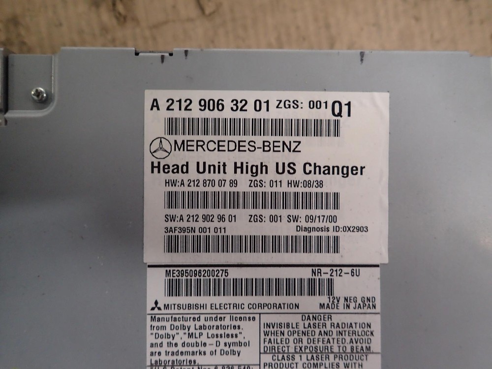 10 MERCEDES E350 Command Head Unit ID# 2129063201