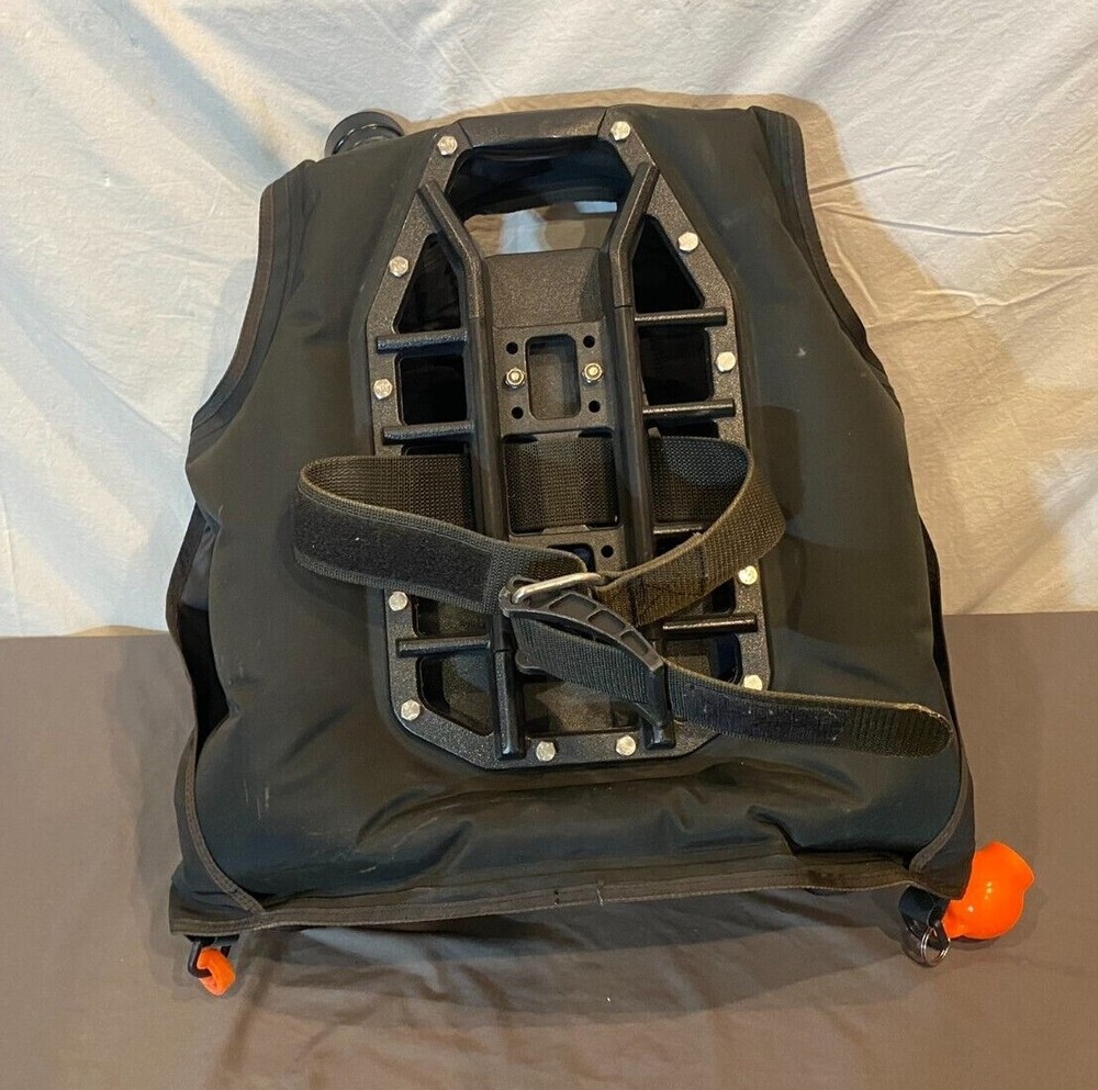 Tekna BCD Compact SCUBA Buoyancy Compensation Device Size Medium GREAT