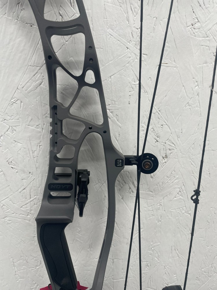 Hoyt Alpha Ax2 32 Compound Bow