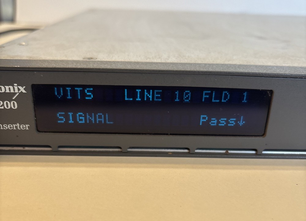 Tektronix VITS 200 NTSC Vits Inserter Powers On, Passes Self Test