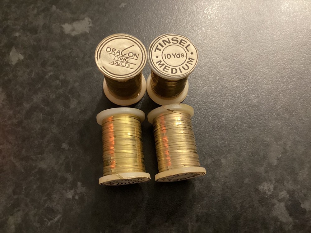 Dracon Fly Tying Tinsel Medium gold 10yds