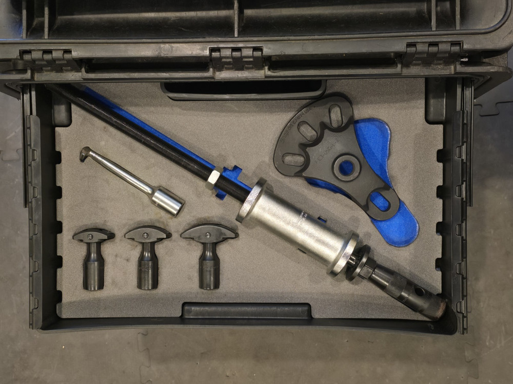 Master Puller Kit-Snap-On Tools Rolling Toolbox Tools Included