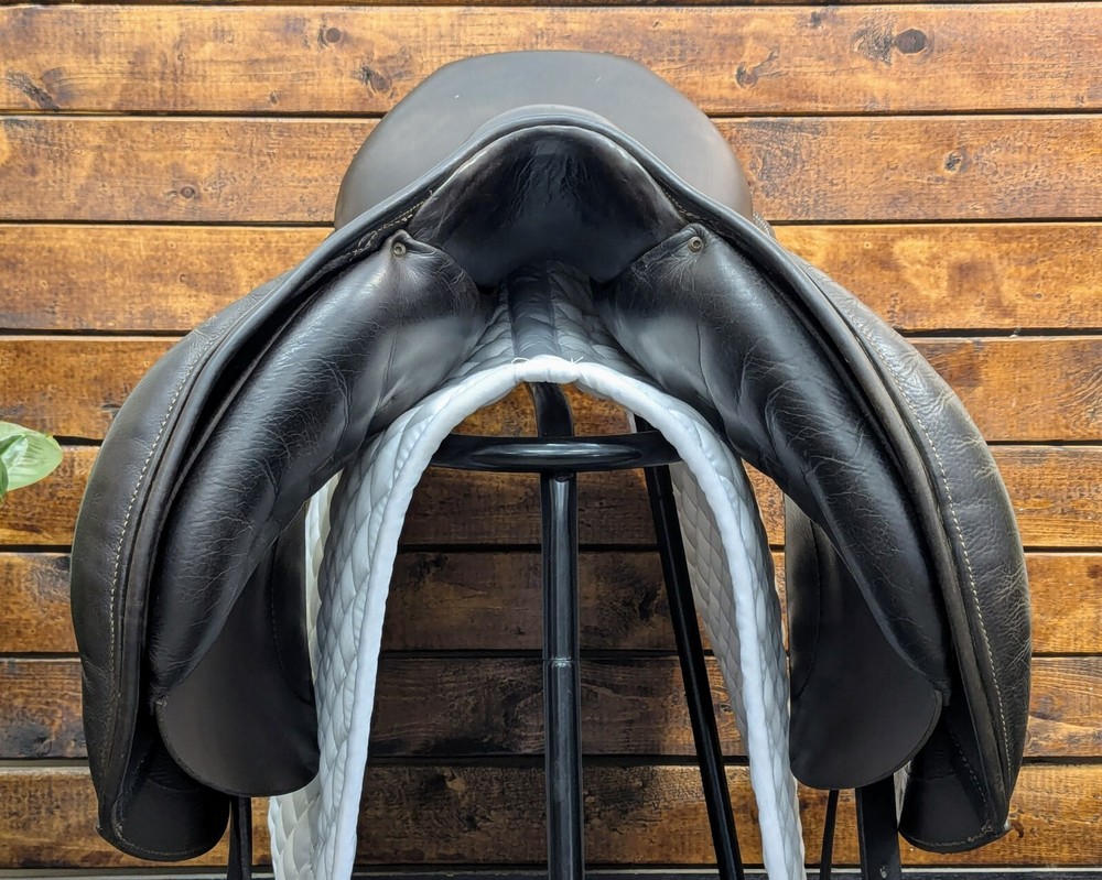 17.5" Stubben Ascend *ON TRIAL*