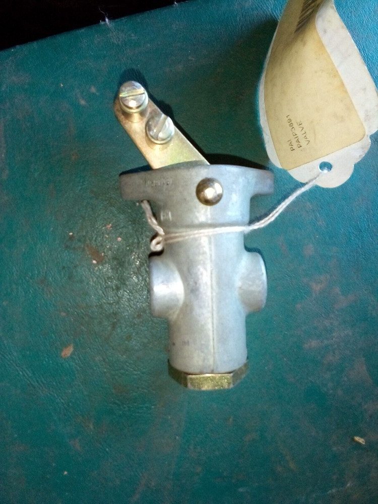 New Bendix KN20040X Air Brake Control Valve