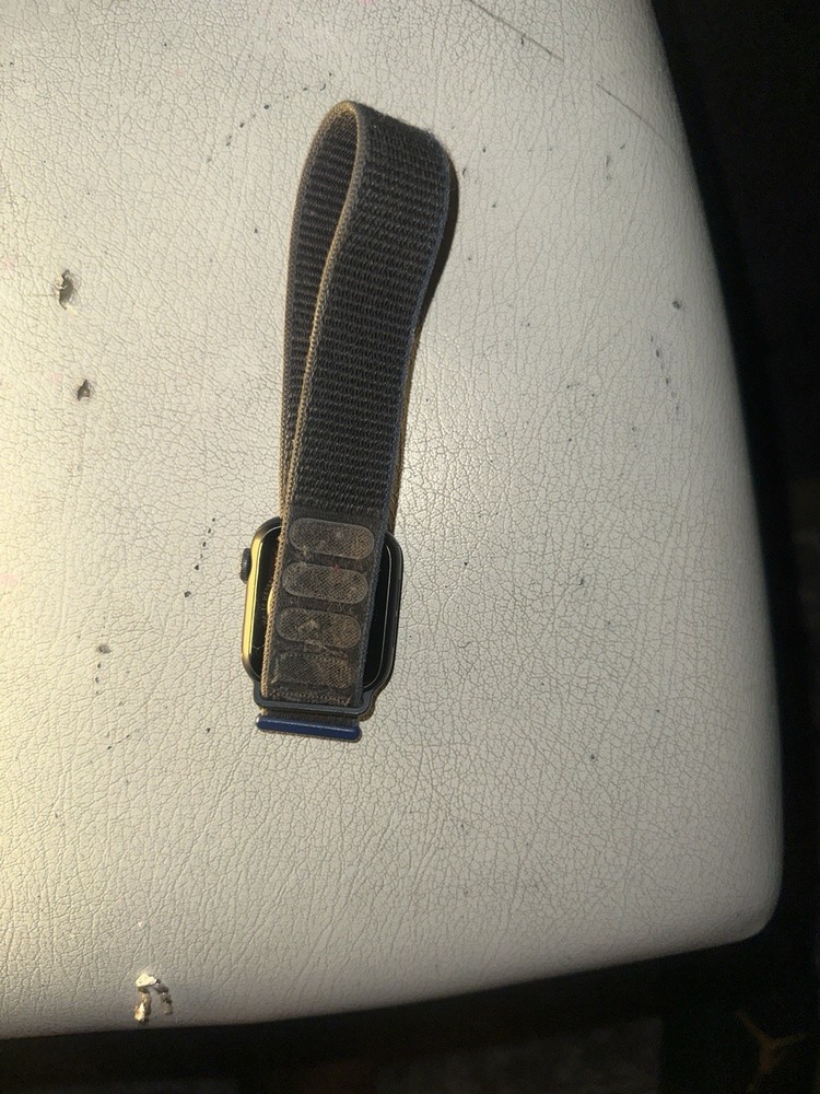 Electronics. Smartwatch with Black Strap Not Powering on.