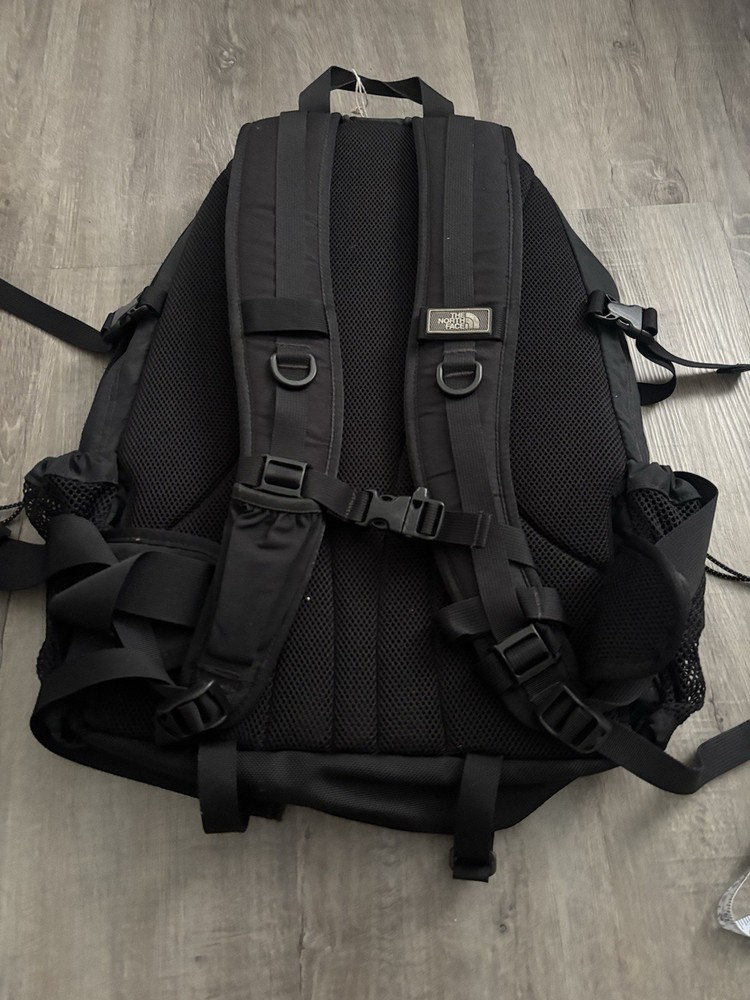 The north face recon backpack black
