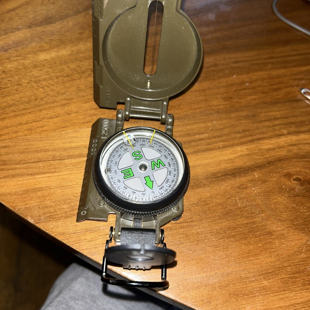 Compass Foldable in Closed Metal Case Camping Accessory Original