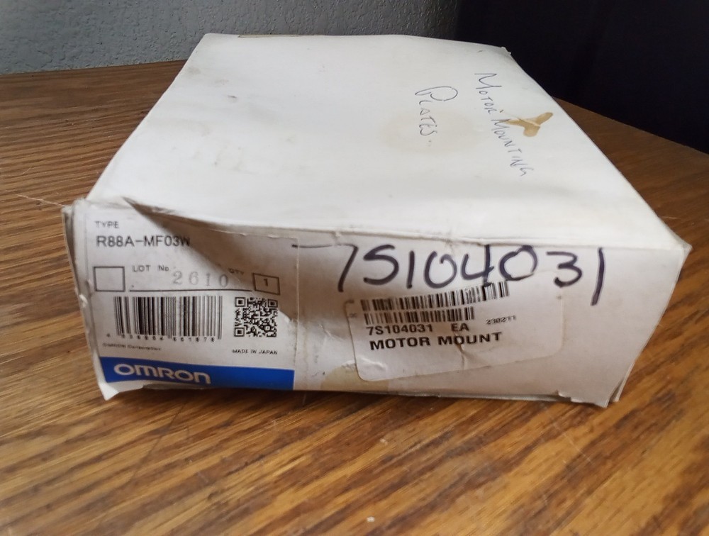 OMRON R88A-MF03W Motor Mount