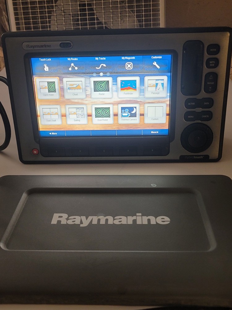 Raymarine C90w Widescreen GPS Chartplotter Multifunction Display