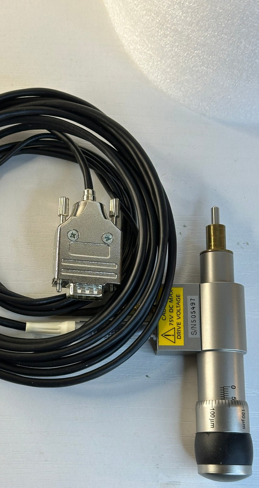 DRV517 THORLABS 1/2" dif micrometer actuator+close loop 30 µm piezo drv & cabels