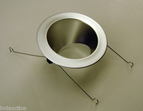 Wet Location Angle Cut Reflector E3AASRHSF 3" IRIS