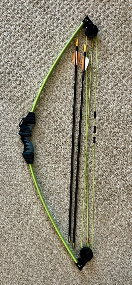 Bear Youth Archery Scout Bow ~ 2 Arrows
