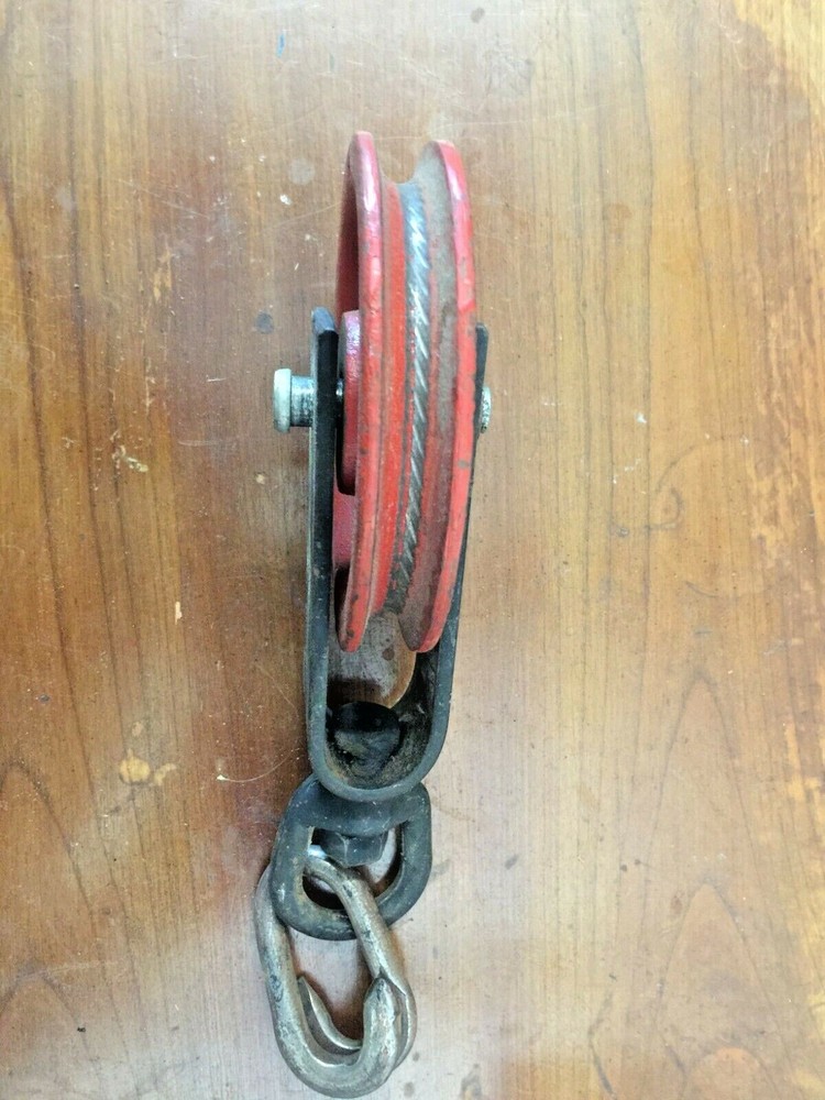 Pulley swivel eye 5"