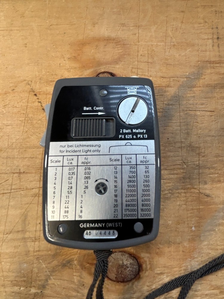 Gossen Luna-Pro Light Meter with Case & Strap Untested