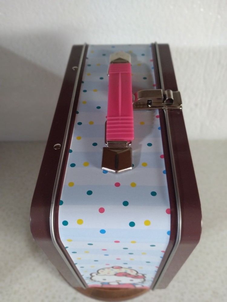 HELLO KITTY LUNCHBOX 2011