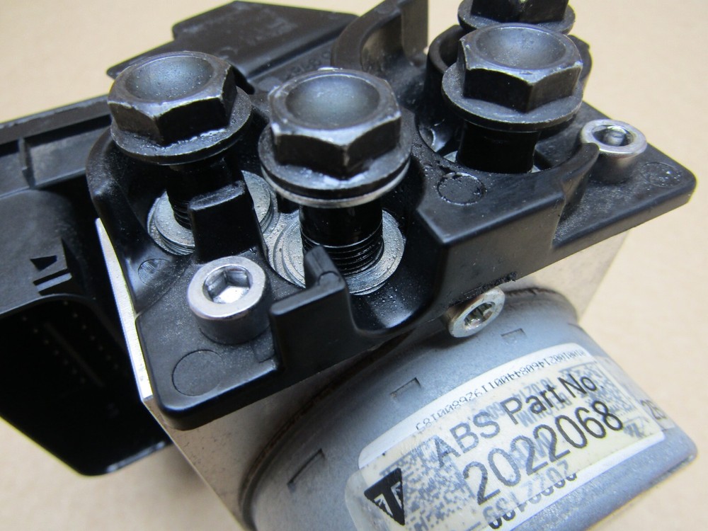 Triumph Rocket 3 GT 2.5 2020 ABS pump control module ATE (14310)
