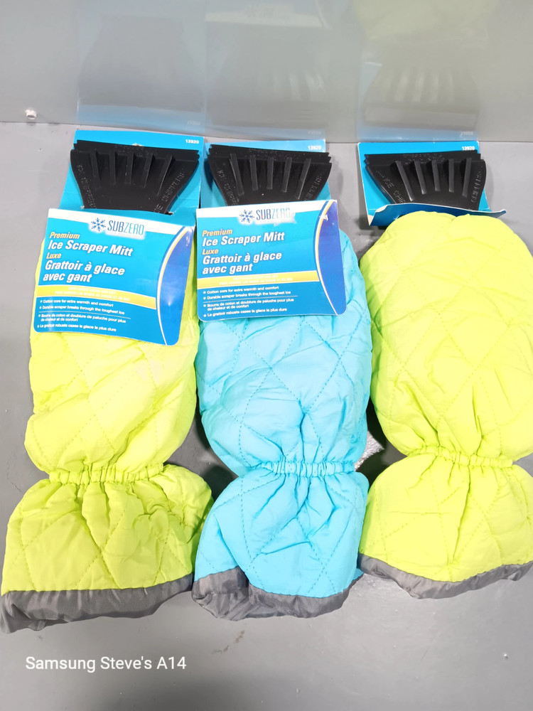 Lot 3 SUBZERO PREMIUM ICE SCRAPER MITT