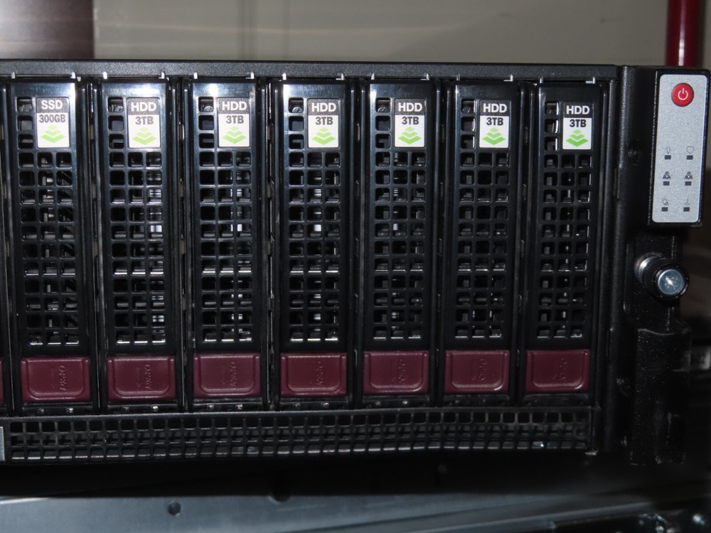 Nimble Storage Array CS260 HHD 12x 3TB SSD 4x 300GB