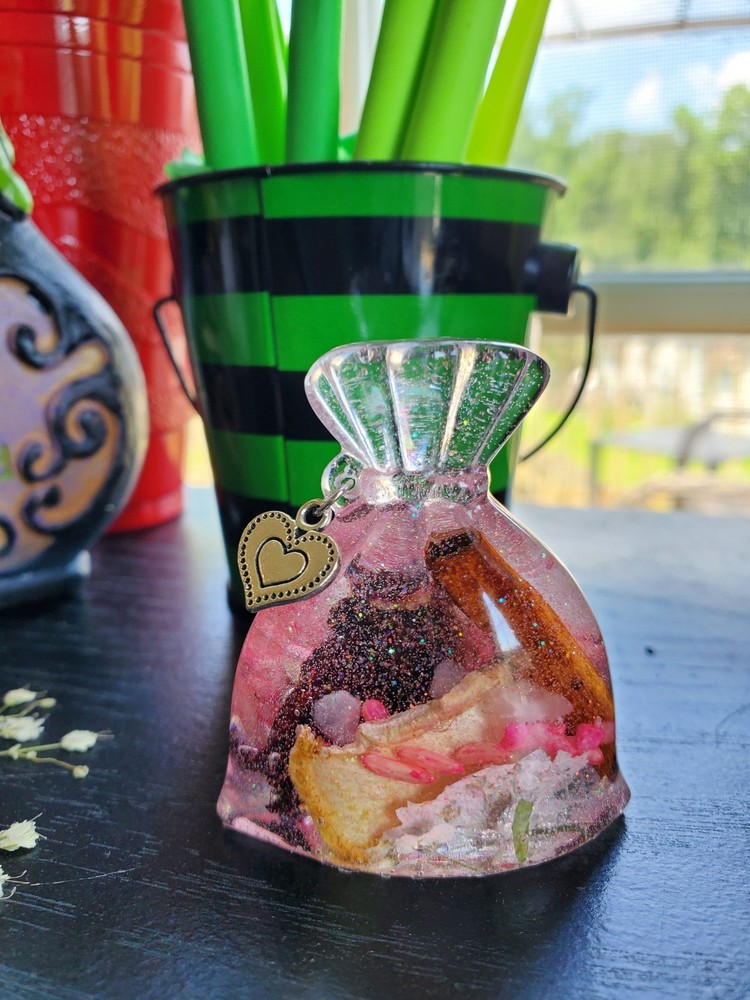 Resin Love Drawing Mojo Bag