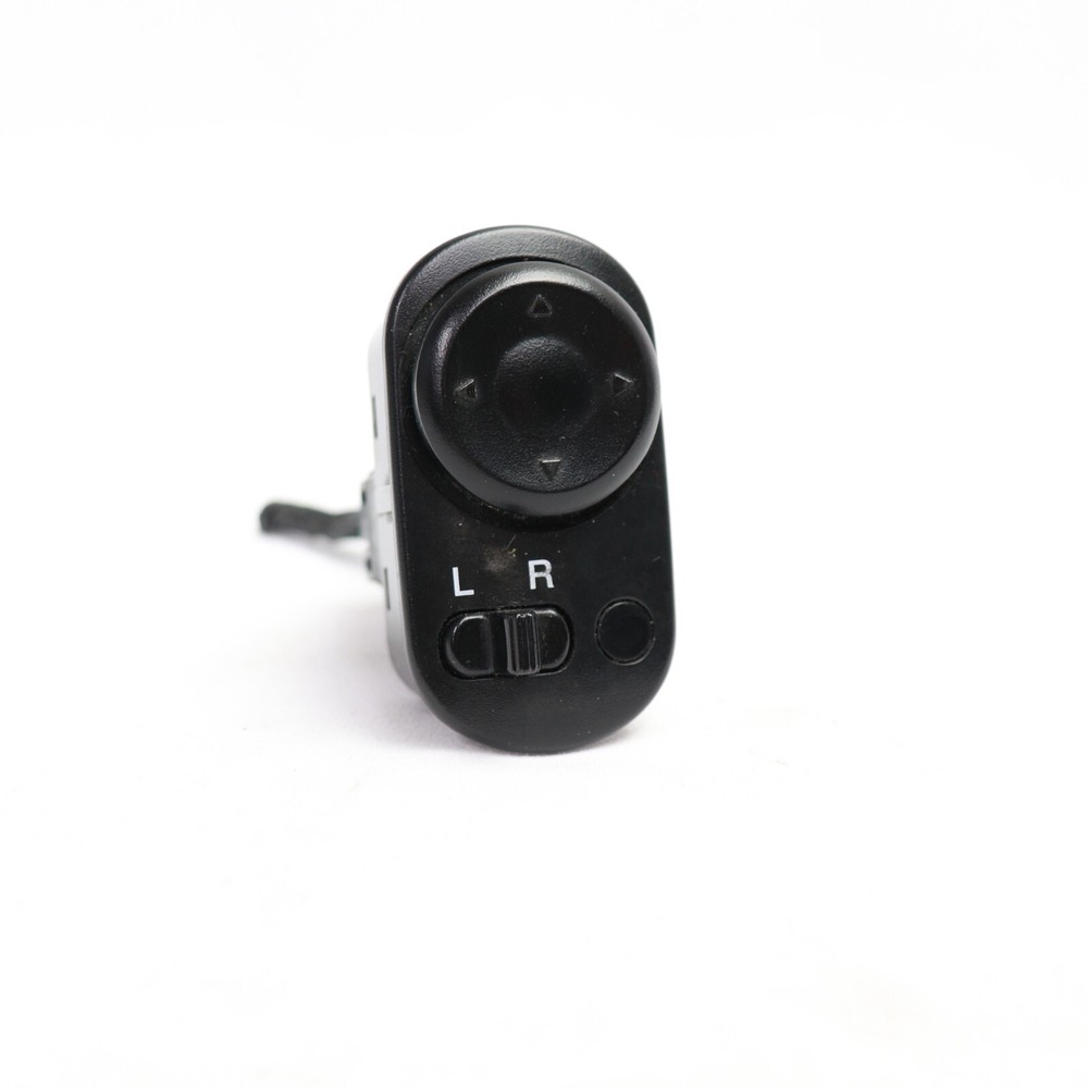 2004 - 2008 SUZUKI FORENZA  MIRROR ADJUSTMENT CONTROL SWITCH SIDE VIEW  OEM