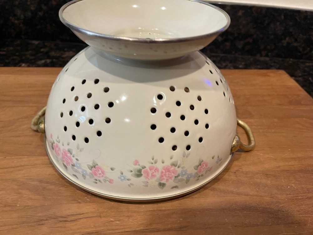 Vintage Pfaltzgraff TEA ROSE Footed Colander