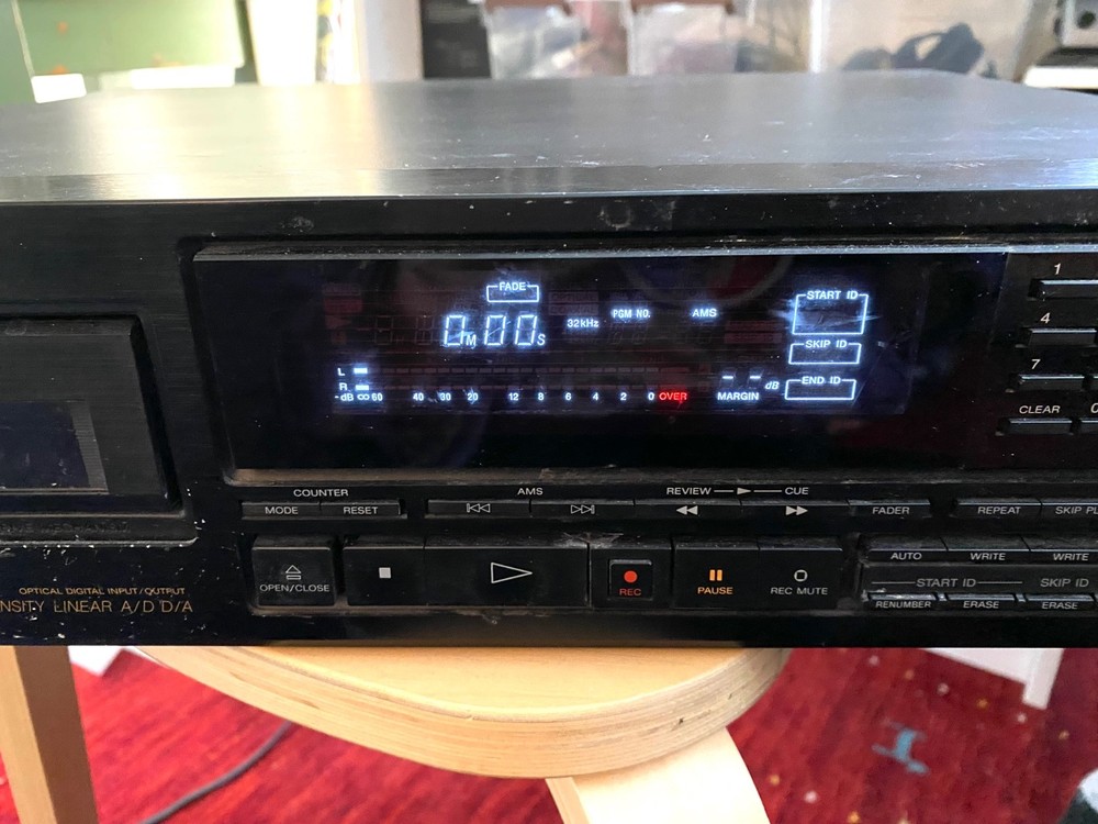 SONY DTC-700 DAT DIGITAL AUDIO TAPE DECK PLAYER RECORDER