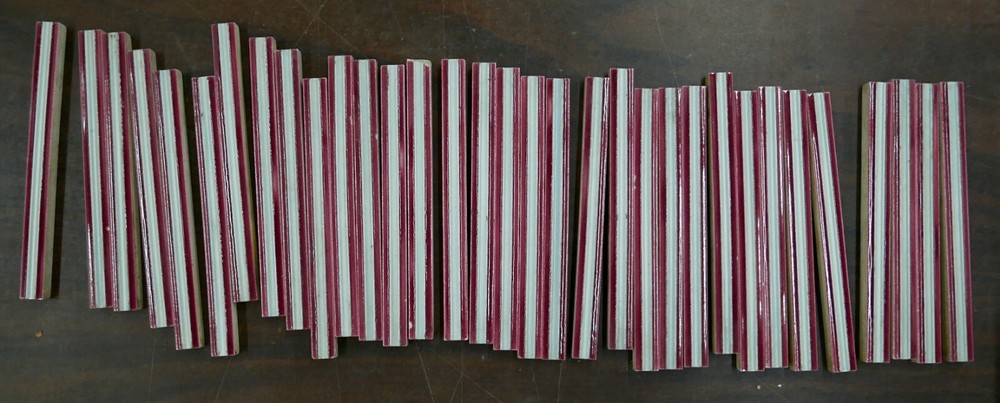 Vintage Tile Liner Maroon with Wide Gray Stripe