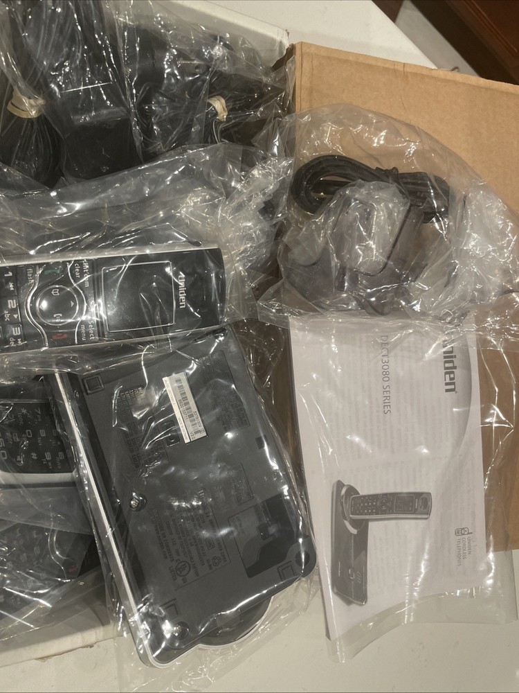 Uniden DECT3080 - Set Of 6 Units Including base.
