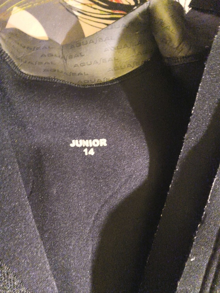 Wet Suit Shorty Junior Size 14