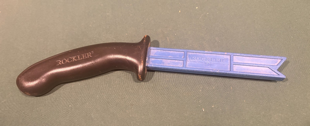 Rockler Safety Handle Plastic Push Stick with Magnetic Handle