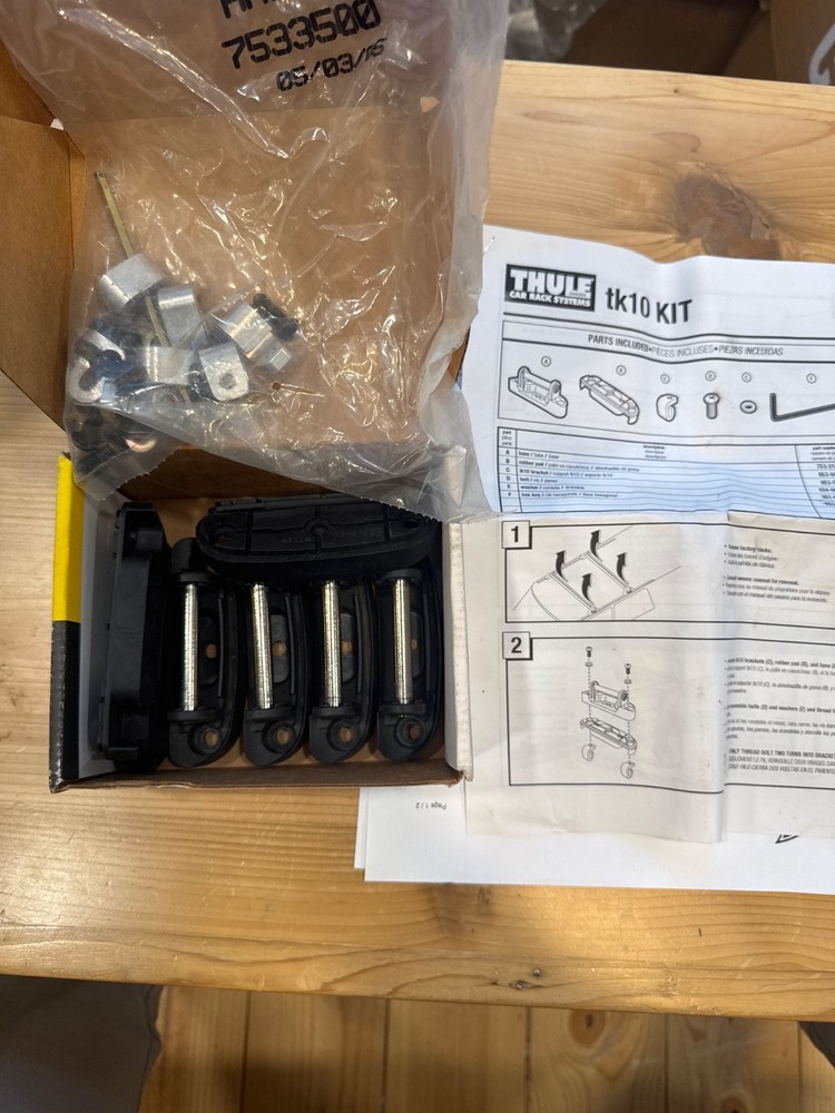 thule tk10 kit. No.tk10 Thule tracker II kit like new