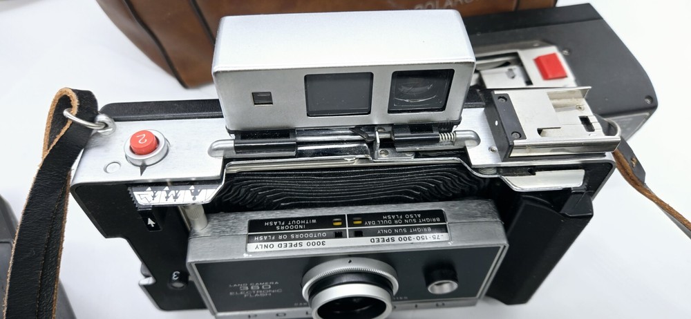 POLAROID Camera 360 Flash with Polaroid Vinyl Case Untested Vintage