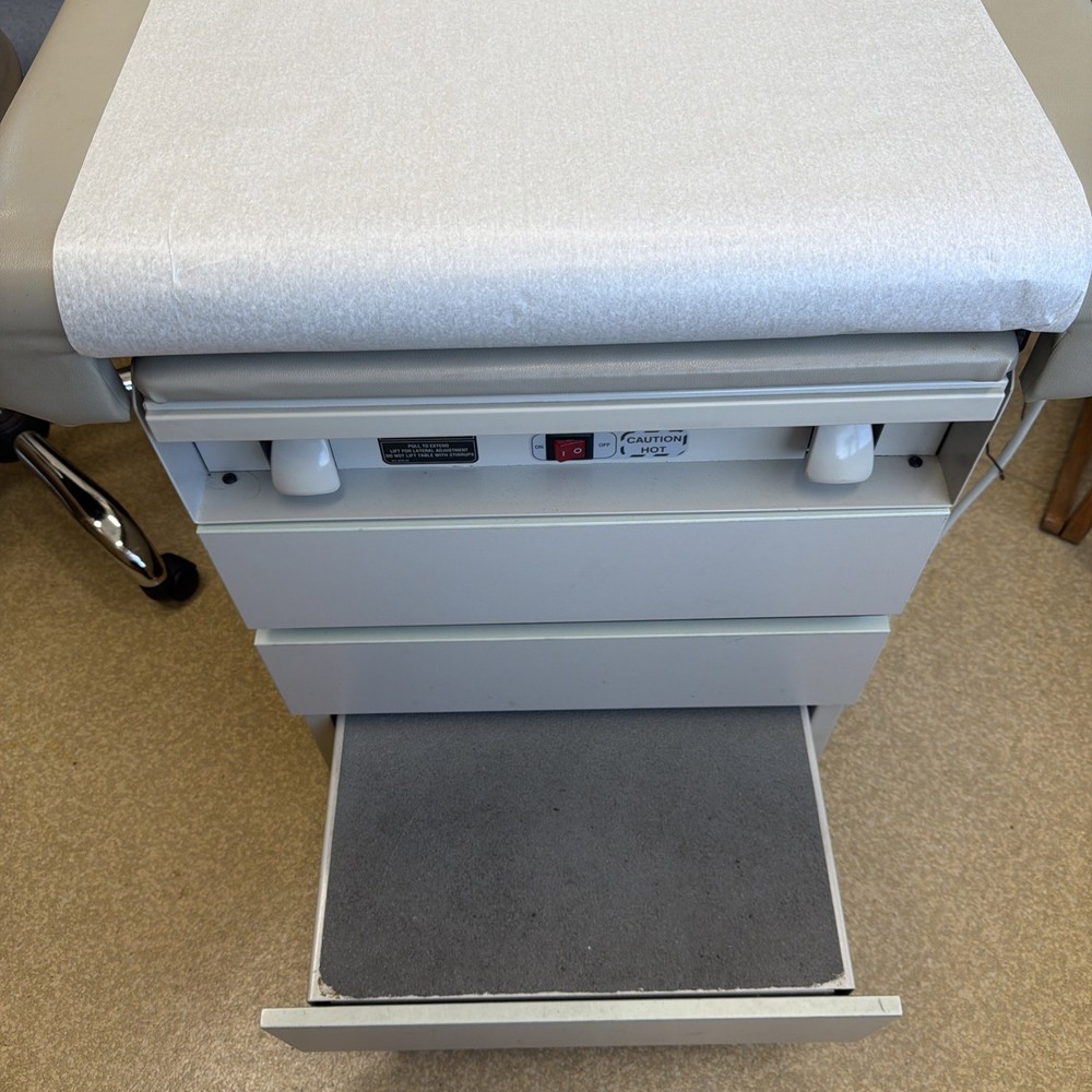 Midmark Ritter 108 Medical Examination Table