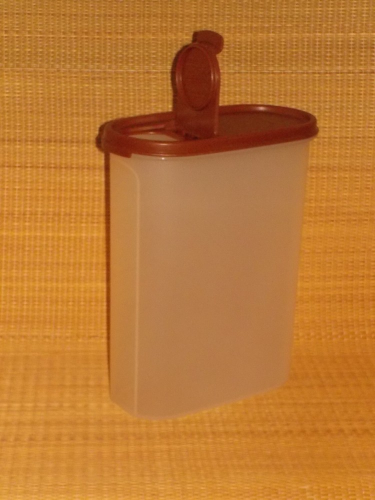 9¾ Cup Tupperware 1614 Oval Modular Mates #4 Container, Brown lid, complete