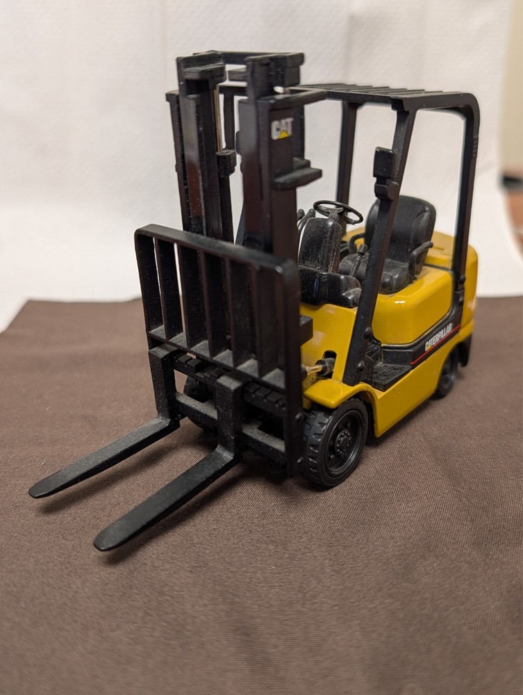 norscot die cast scale model caterpillar forklift