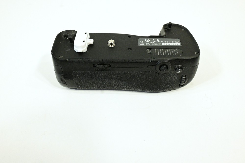 Nikon MB-D17 Multi Power Battery Pack for Nikon D500