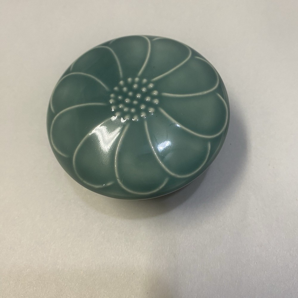 Ceramic Lotus Leaf Incense Holder Lidded Trinket Box