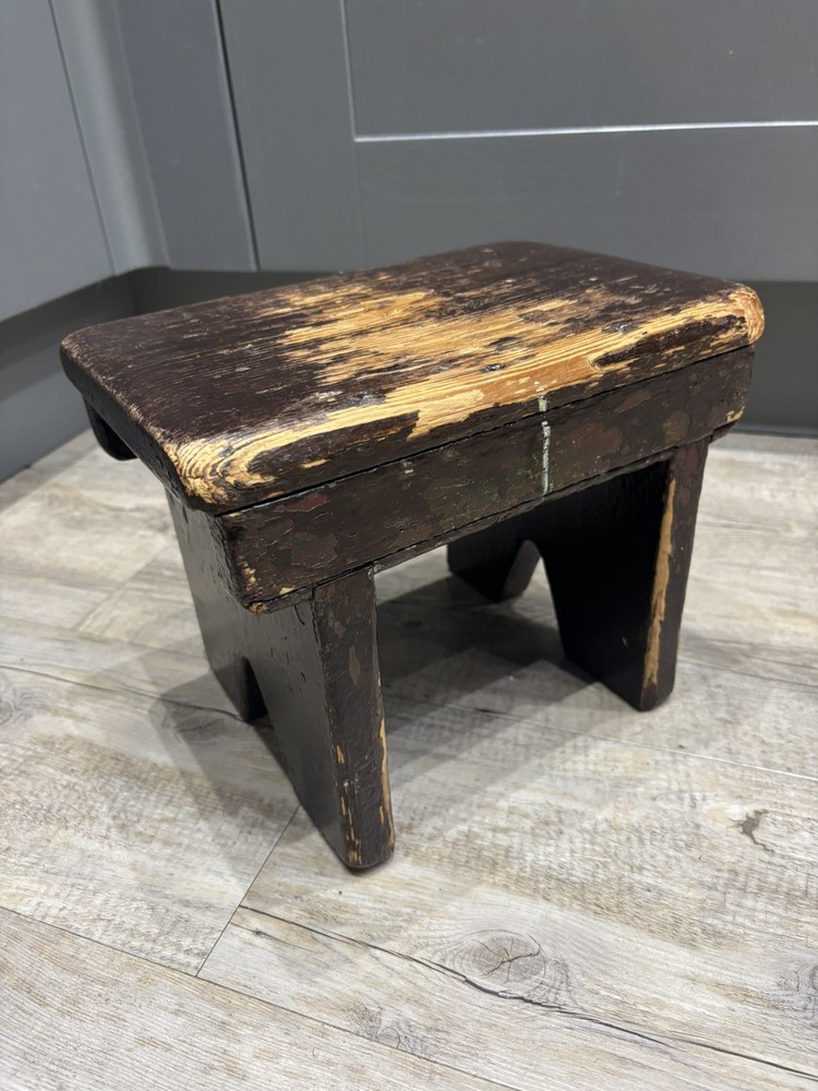 Small Vintage Chippy Rustic Stool / Footstool / Plant Stand