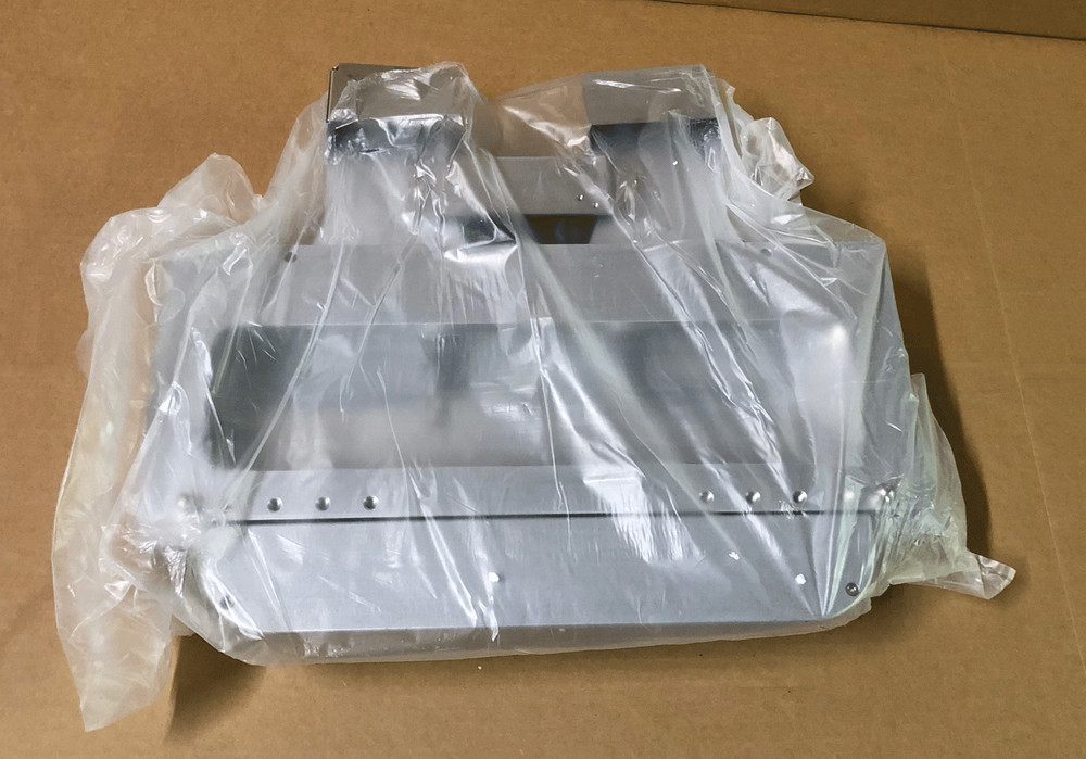 VAT 0240X-CA24-AUF1/0051 Rectangular Wafer Transfer Vacuum AMAT Gate Valve