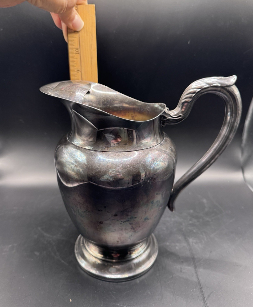 WM A Rogers Water Pitcher With Ice Lip